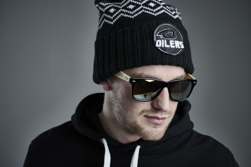 Solbriller med Oilers design